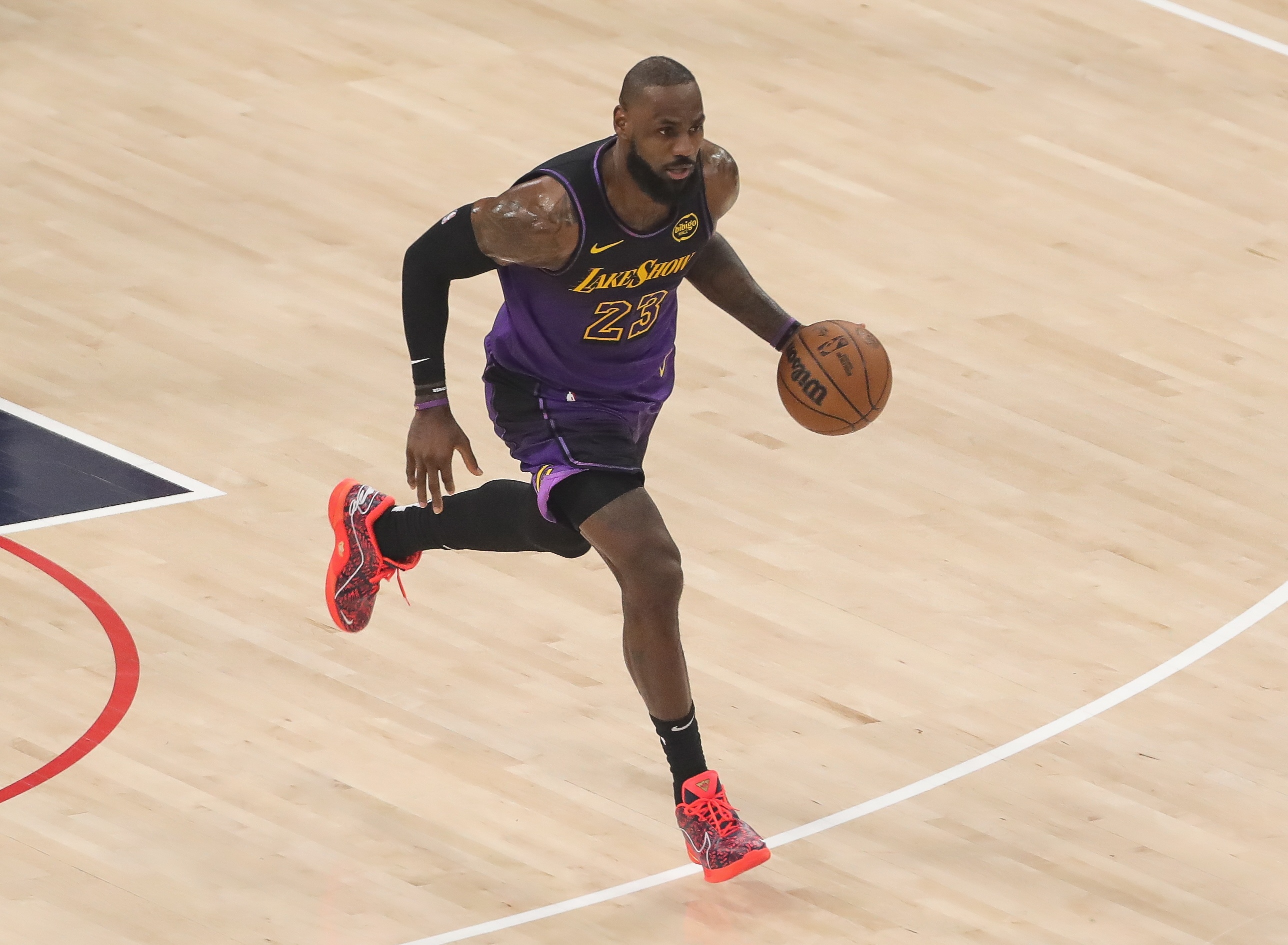 NBA歷史40歲以上球員場(chǎng)均助攻榜：詹姆斯8.4次第一 喬丹第六